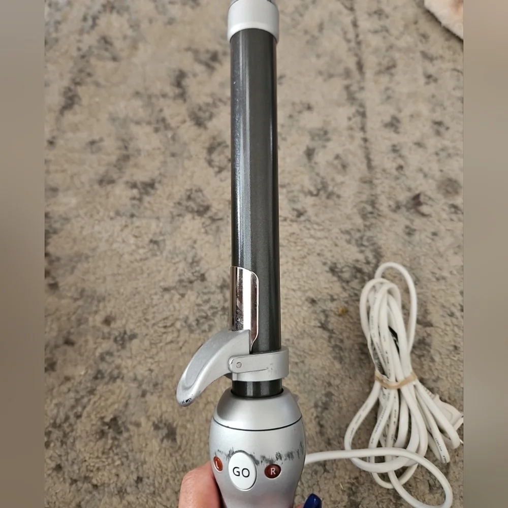 Beachwaver Pro 1.25in Automatic Rotating Professional Curling Iron